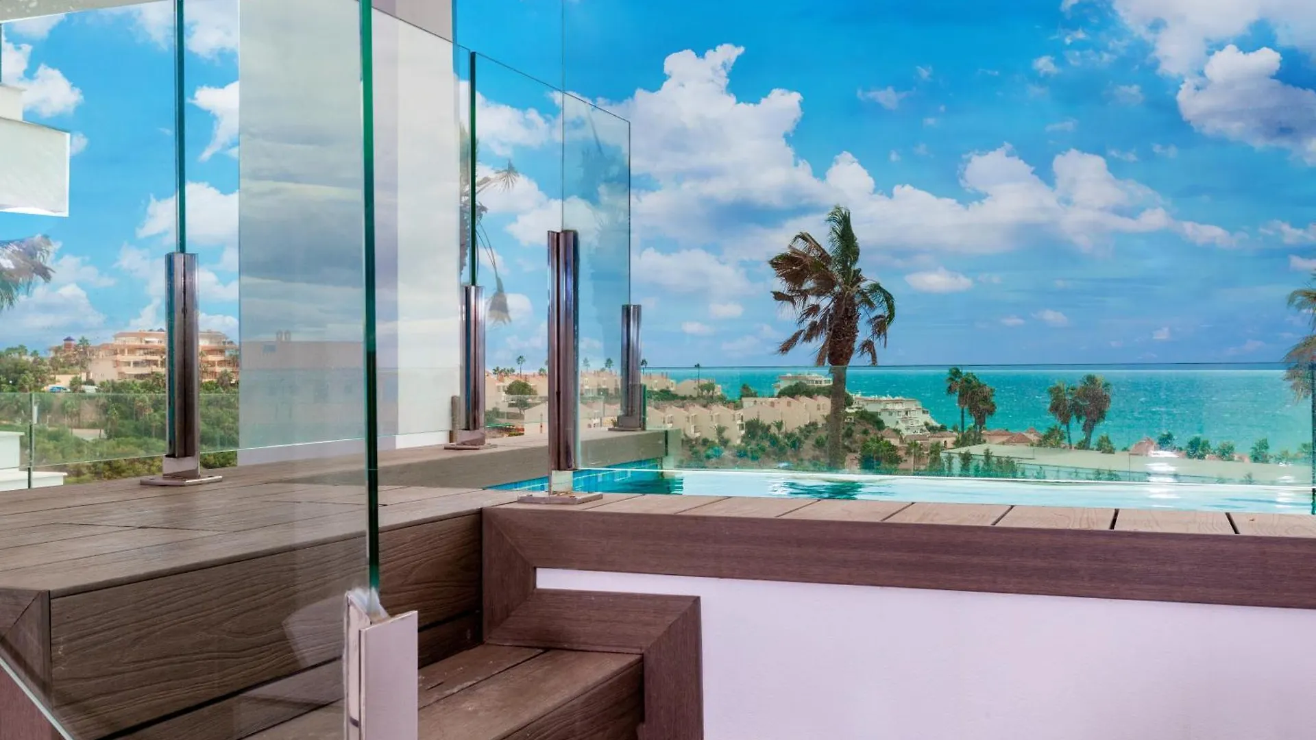 Aparthotel Seaview Residence With Private Pool Fuengirola